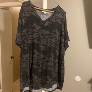 Short sleeve camo top